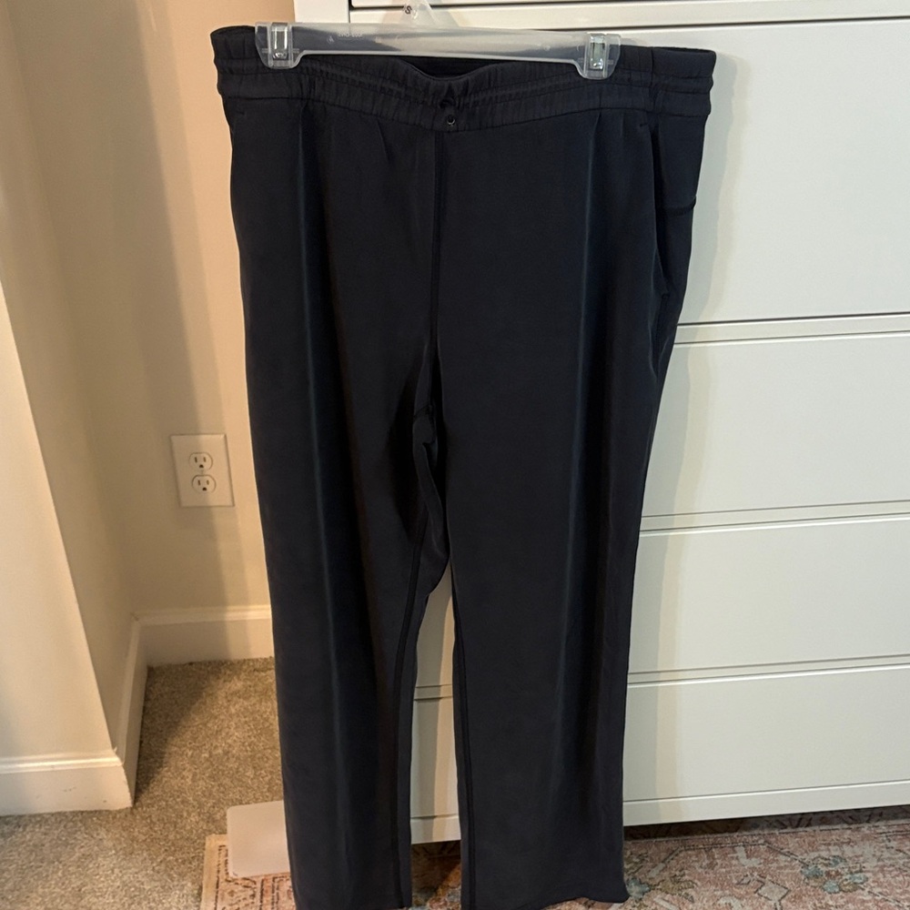 Women’s Lululemon Softstream Black Pants